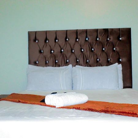 מאנזיני The Rest Camp Lodge And B&B מראה חיצוני תמונה