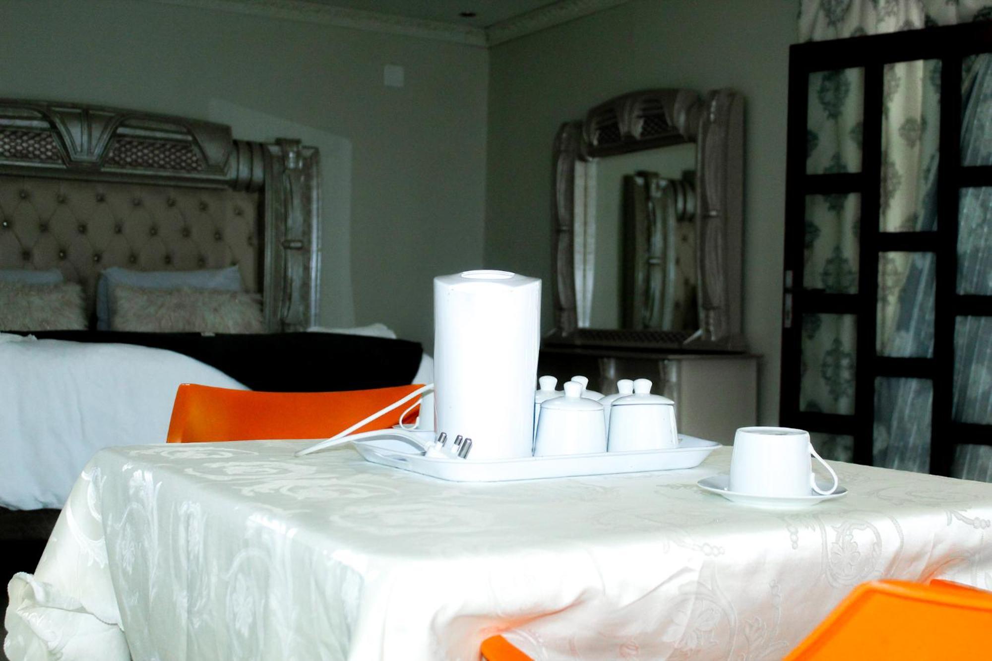 מאנזיני The Rest Camp Lodge And B&B מראה חיצוני תמונה